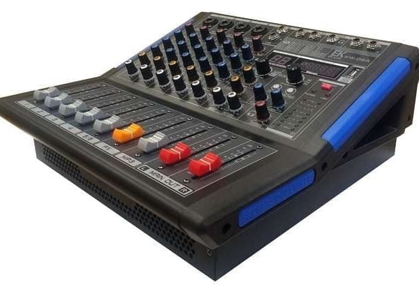 Mesa de mezclas EK Audio KW06A amplificada y con efectos