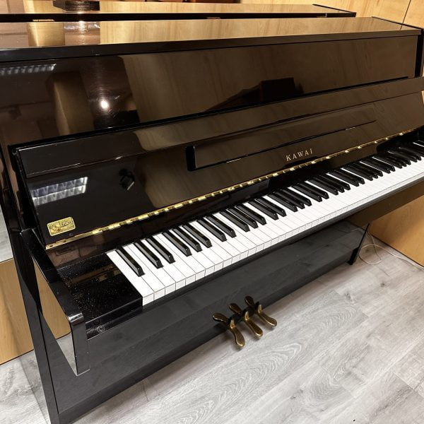 Piano vertical de ocasión Kawai CX-4